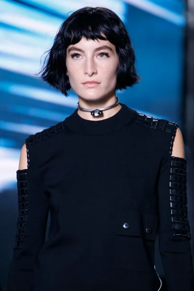 Look 17